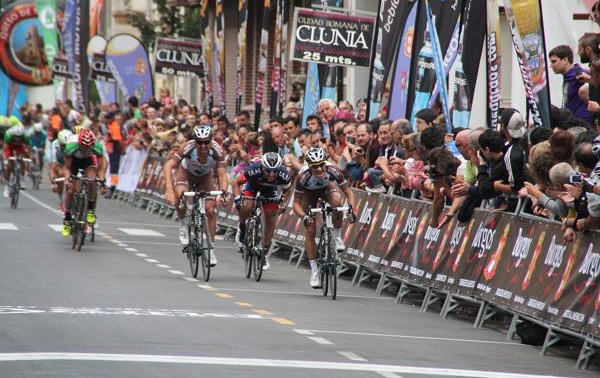 La Vuelta a Burgos llevará el espectáculo por las carreteras de la capital y la provincia.